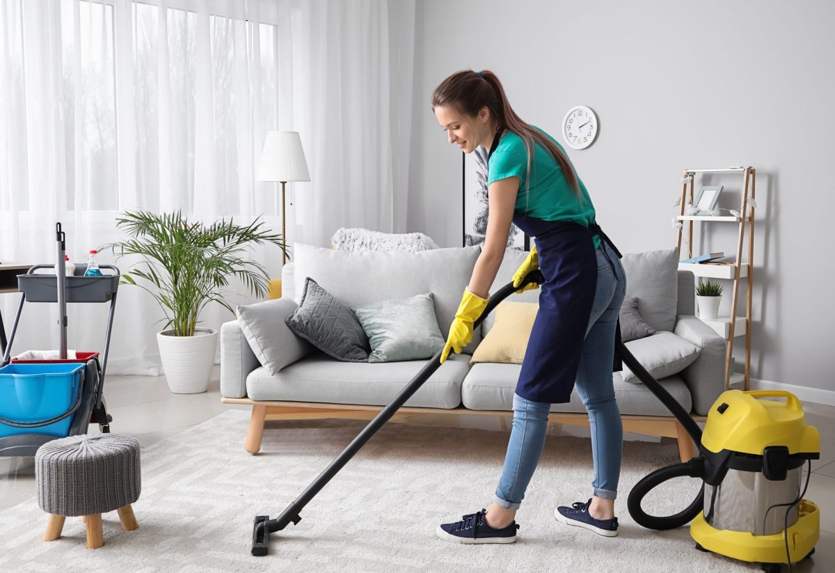 Top 9 tips for express cleaning before guests arrive